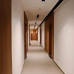Urban Plaza - Aparthotel
