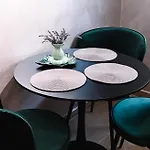 Urban Plaza - Aparthotel