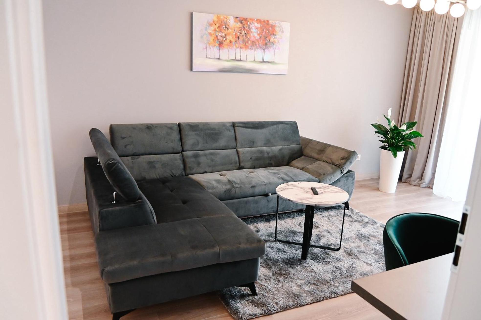 Urban Plaza -